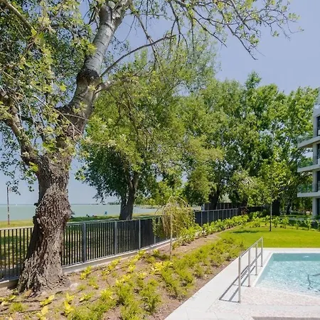 Silverbay Apartment